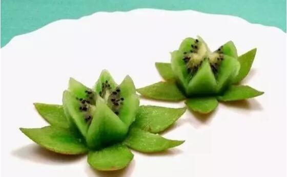 最简单漂亮的水果拼盘,奇异果荷花水果拼盘图片简单好看