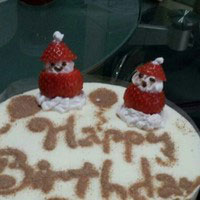 超萌可爱的草莓圣诞老人,草莓圣诞老人的做法