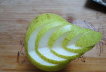 用梨子怎么做水果拼盘,一二三这么