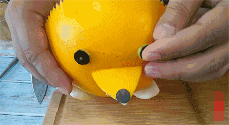 六一儿童节刺猬水果拼盘 有趣的水果拼盘(图解