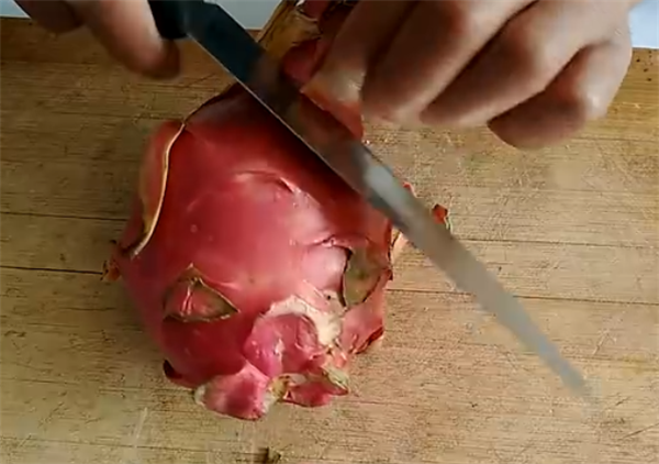 火龙果的各种切法图解,五种切法不用担心孩子吃的满脸都是啦