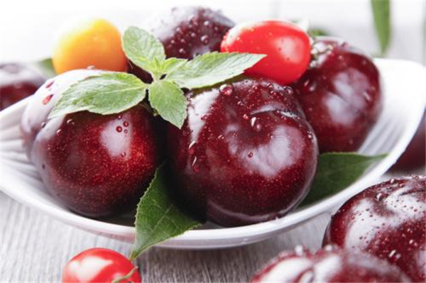 生的黑布林能吃吗，吃生黑布林会中毒
