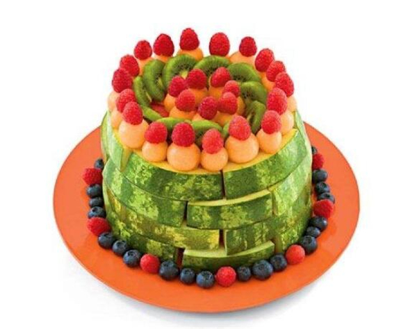 过生日的创意水果拼盘图片,比蛋糕更优雅的创意水果拼盘