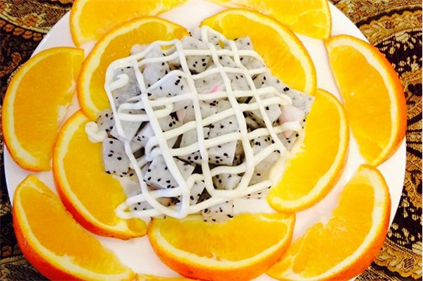 简单摆盘制作的水果拼盘图片,摆一摆就是一个水果拼盘