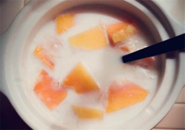 木瓜怎么吃下奶,木瓜牛奶的功效与作用