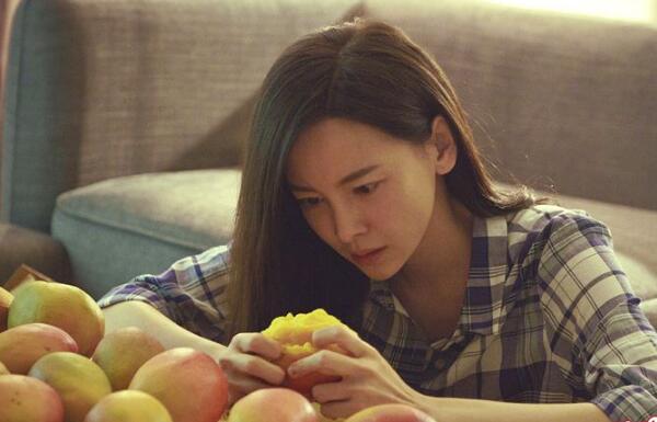 女人吃芒果好吗,女人吃芒果有什么功效(女人吃芒果好处和坏处)