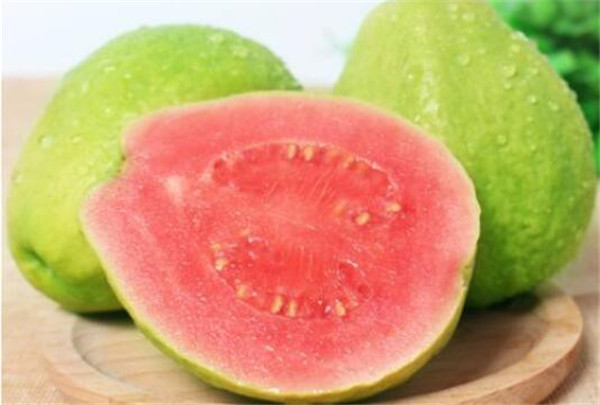红心番石榴皮可以吃吗,番石榴皮怎么吃