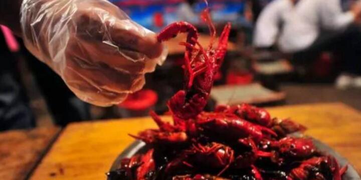 小龙虾怎么吃,小龙虾怎么吃图解