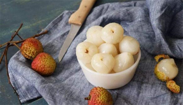 多吃荔枝上火吗,冰糖煮荔枝上火吗