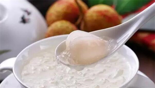 多吃荔枝上火吗,冰糖煮荔枝上火吗