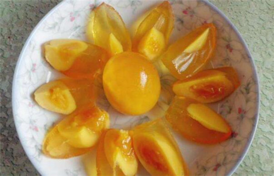 松花蛋的家庭腌制方法,土方法鸡蛋自制皮蛋的方法