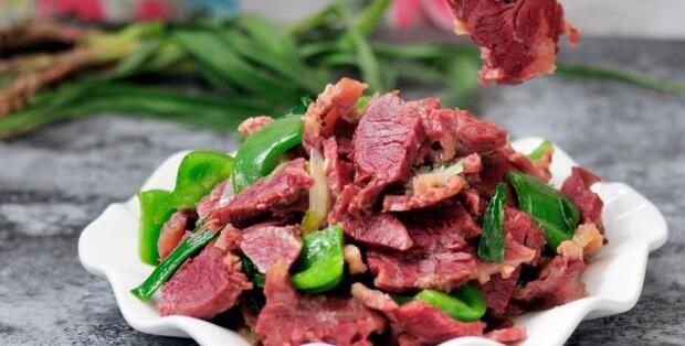 五香牛肉怎么煮，五香牛肉的做法及配料