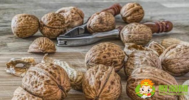 没有核桃夹如何吃核桃,如何给宝宝吃核桃