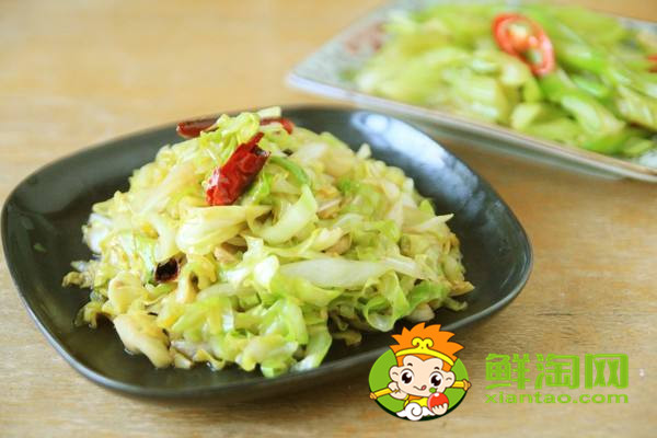 手撕包菜买哪种包菜,包莱是生的好吃还是熟的好吃