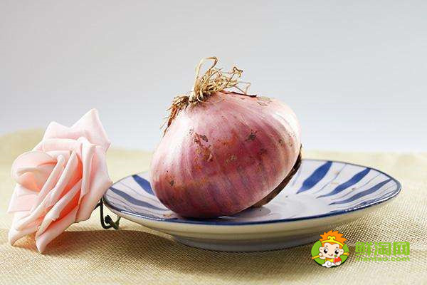 洋葱和芹菜能一起煮水喝吗,洋葱和南瓜和黄瓜能一起吃吗