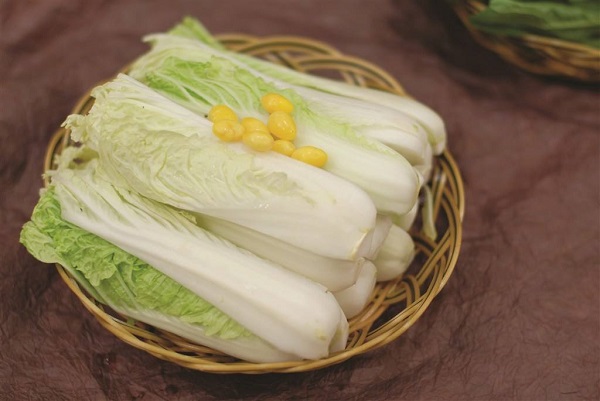 为什么说娃娃菜不能吃,原来这种是喷了甲醛的娃娃菜