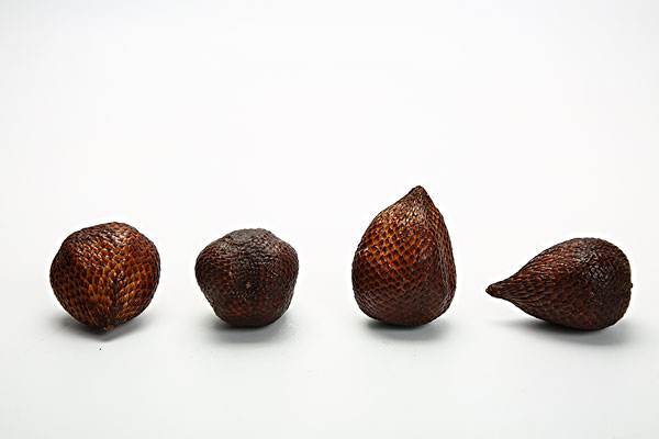 蛇皮果应该怎么吃,蛇皮果直接食用最好