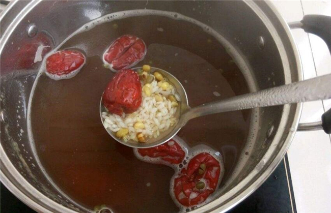 夏日甜品的家常做法,网红甜品做法家常大全窍门